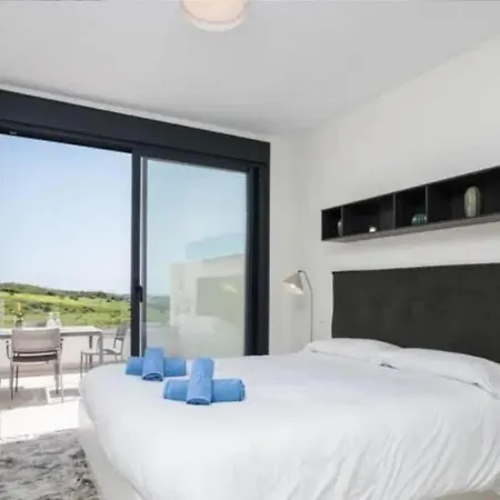3 Bedrooms In Costa Del Sol Διαμέρισμα