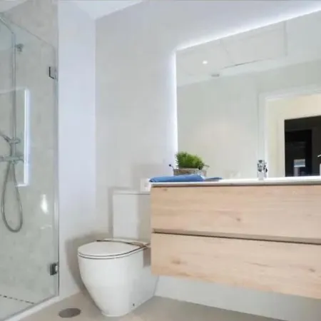 3 Bedrooms In Costa Del Sol Διαμέρισμα *